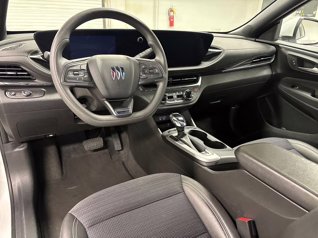 2025 Summit White Buick Envista Preferred FWD SUV