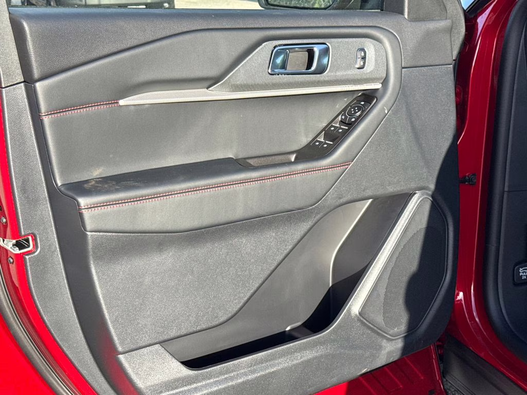 2026 Rapid Red Metallic Tinted Clearcoat Ford Explorer ST-Line RWD SUV