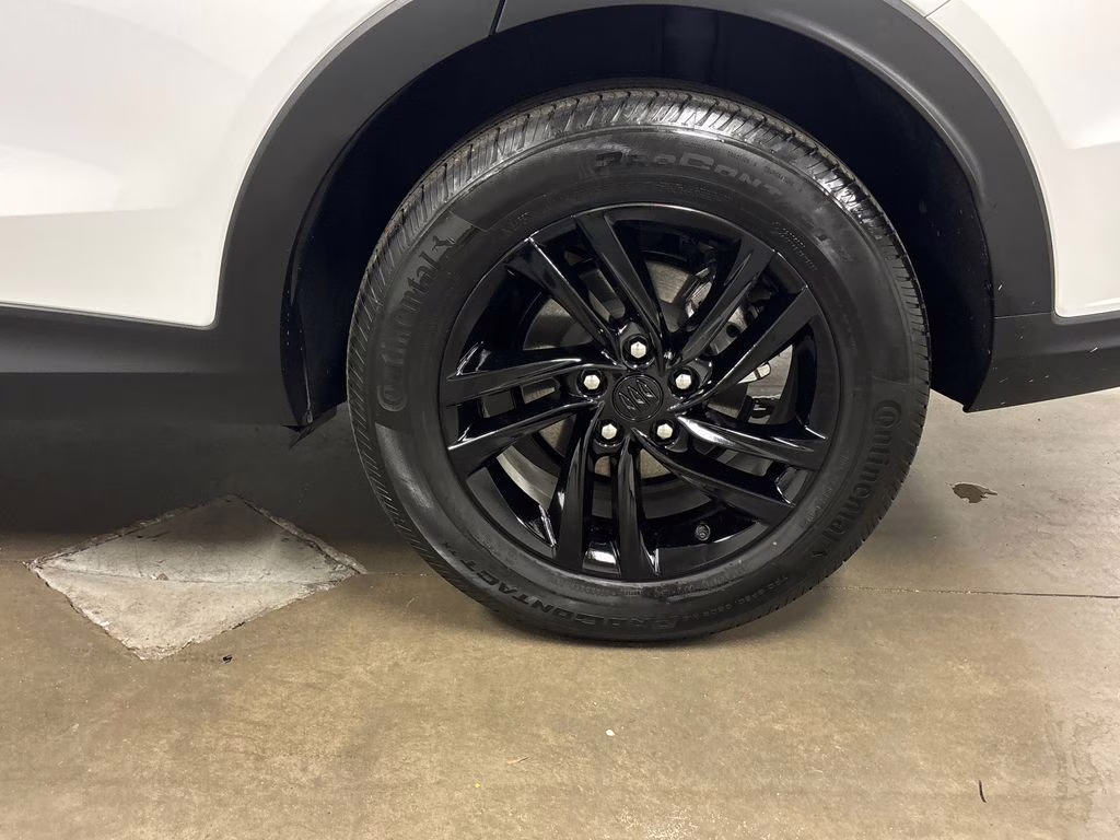 2025 Summit White Buick Envista Preferred FWD SUV