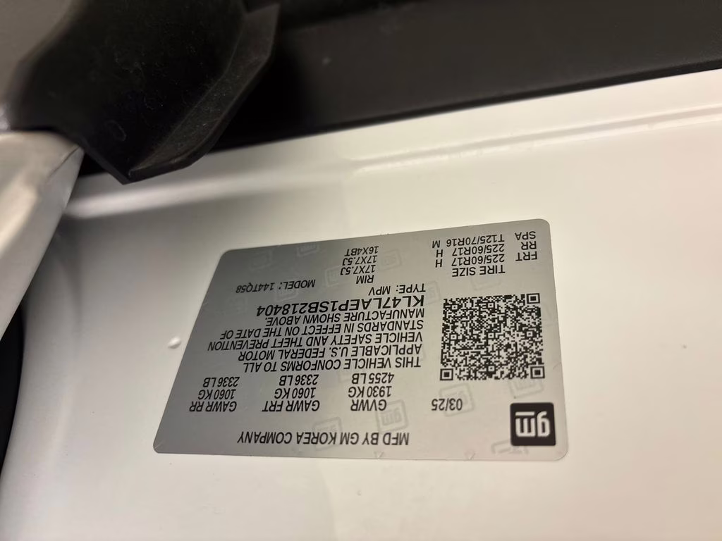 2025 Summit White Buick Envista Preferred FWD SUV