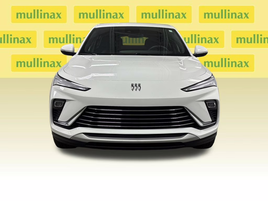 2025 Summit White Buick Envista Preferred FWD SUV