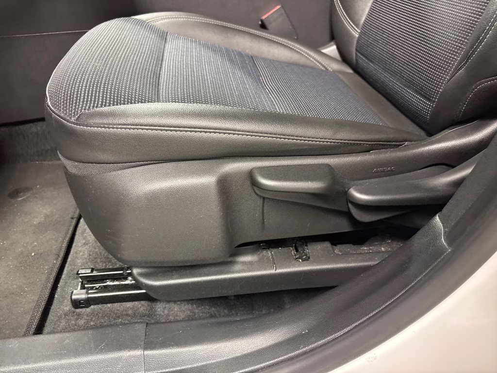 2025 Summit White Buick Envista Preferred FWD SUV