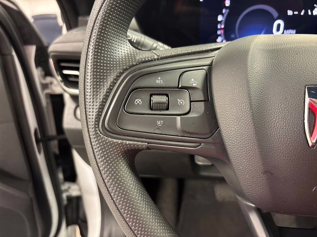 2025 Summit White Buick Envista Preferred FWD SUV