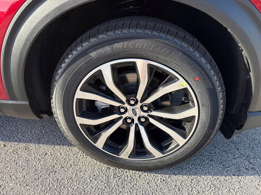 2026 Rapid Red Metallic Tinted Clearcoat Ford Explorer ST-Line RWD SUV