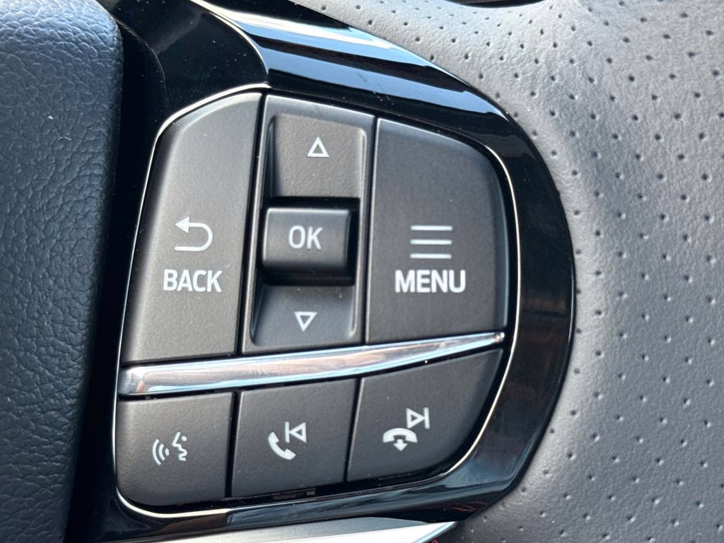 2026 Rapid Red Metallic Tinted Clearcoat Ford Explorer ST-Line RWD SUV