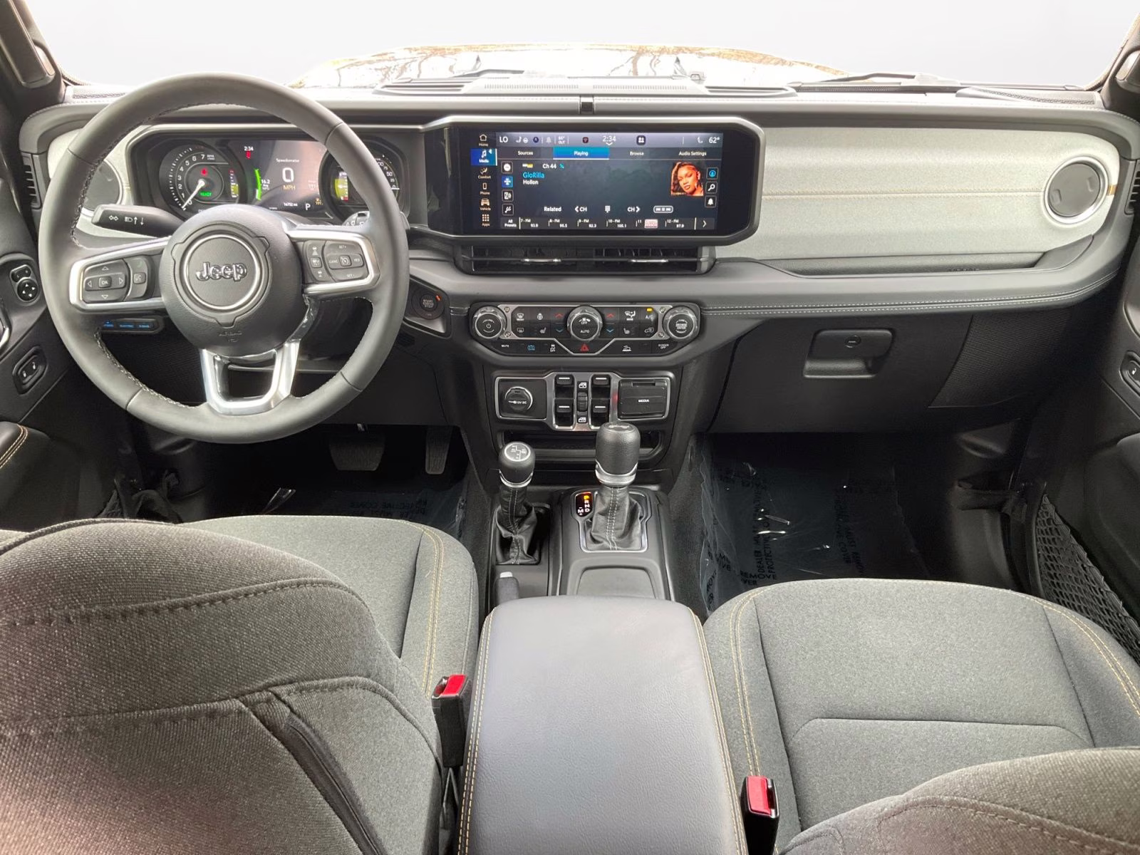 2025 Granite Crystal Metallic Clearcoat Jeep Wrangler Sahara 4xe 4X4 SUV