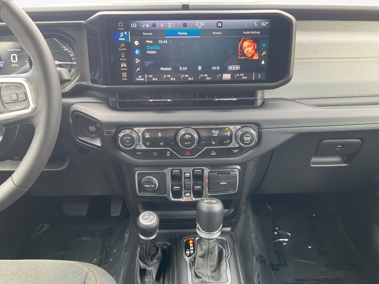 2025 Granite Crystal Metallic Clearcoat Jeep Wrangler Sahara 4xe 4X4 SUV