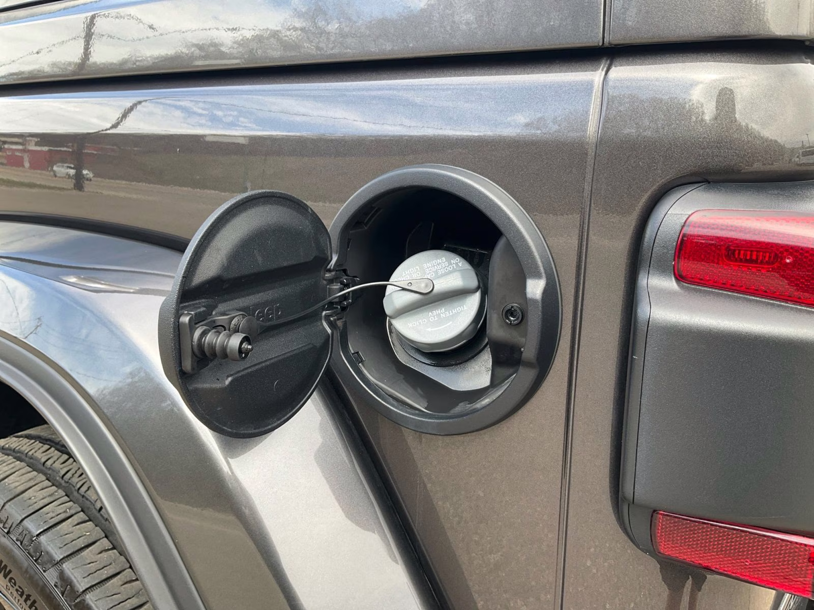 2025 Granite Crystal Metallic Clearcoat Jeep Wrangler Sahara 4xe 4X4 SUV