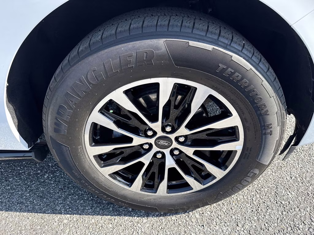 2025 Oxford White Ford Expedition Max Platinum 4X4 SUV