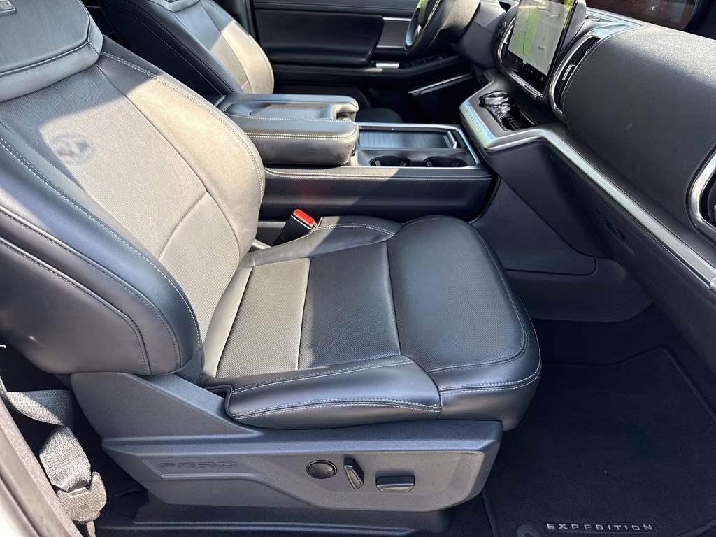 2025 Oxford White Ford Expedition Max Platinum 4X4 SUV