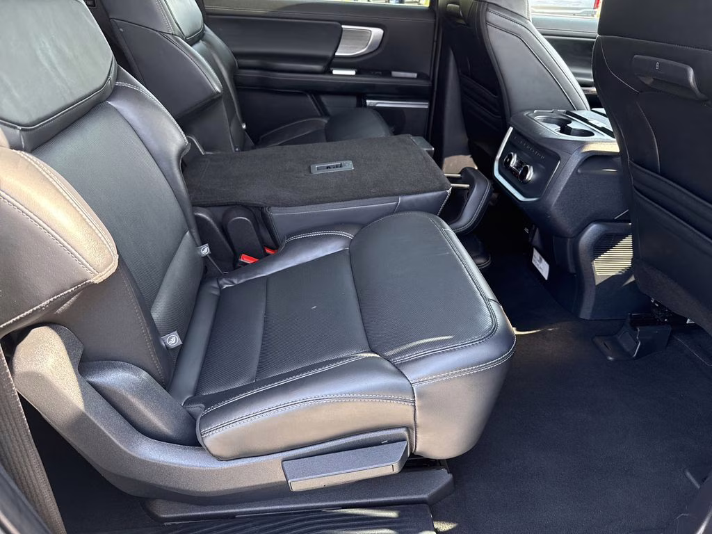 2025 Oxford White Ford Expedition Max Platinum 4X4 SUV