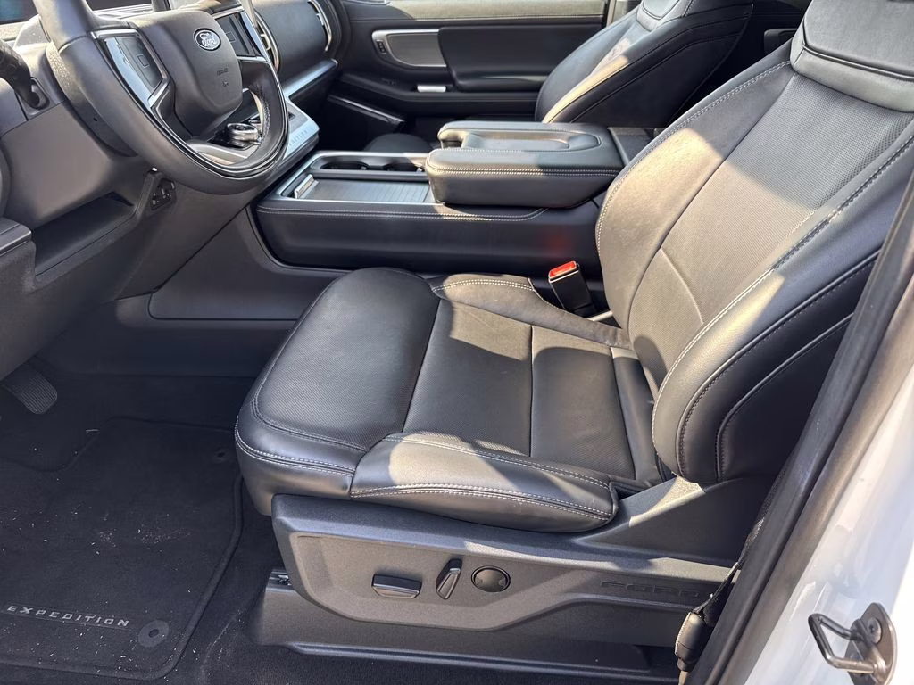 2025 Oxford White Ford Expedition Max Platinum 4X4 SUV