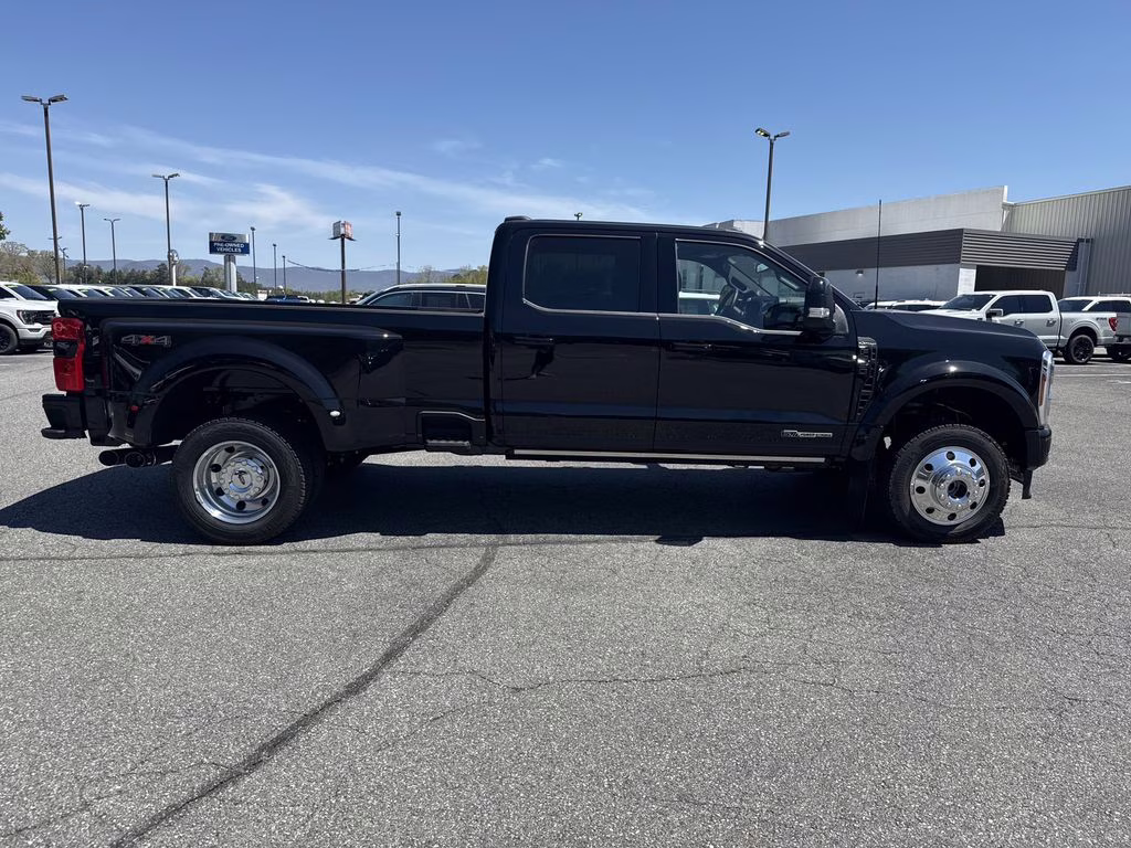 2026 Agate Black Metallic Ford Super Duty F-450 DRW Platinum 4X4 Truck