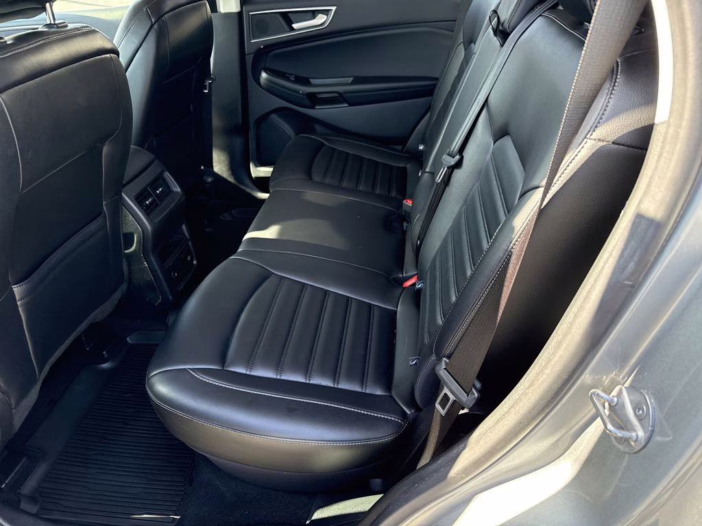 2023 Silver Metallic Ford Edge SEL AWD SUV