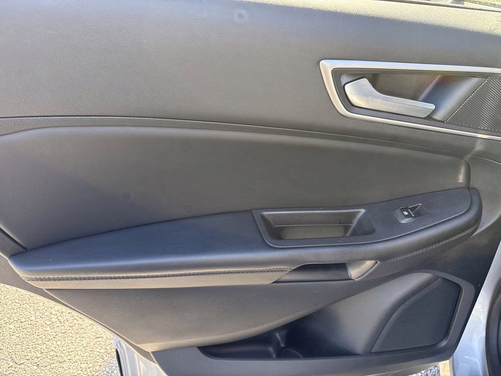 2023 Silver Metallic Ford Edge SEL AWD SUV