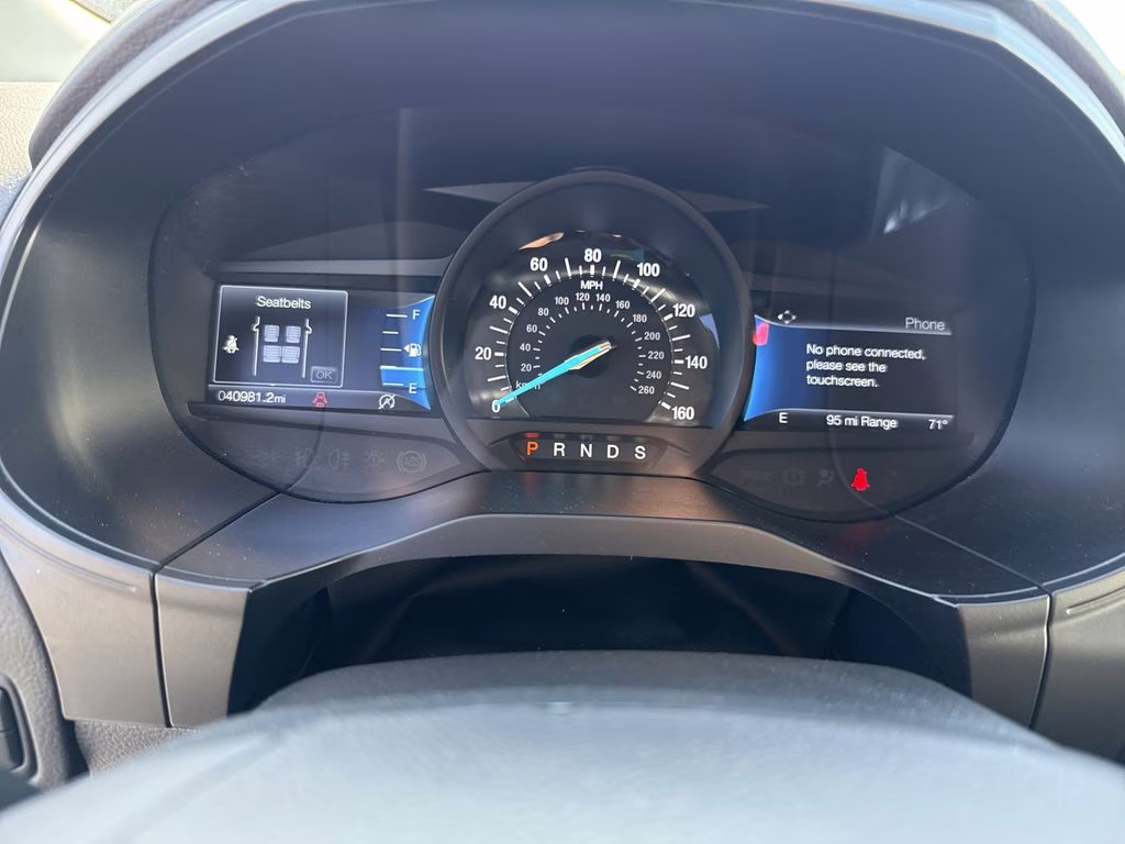 2023 Silver Metallic Ford Edge SEL AWD SUV