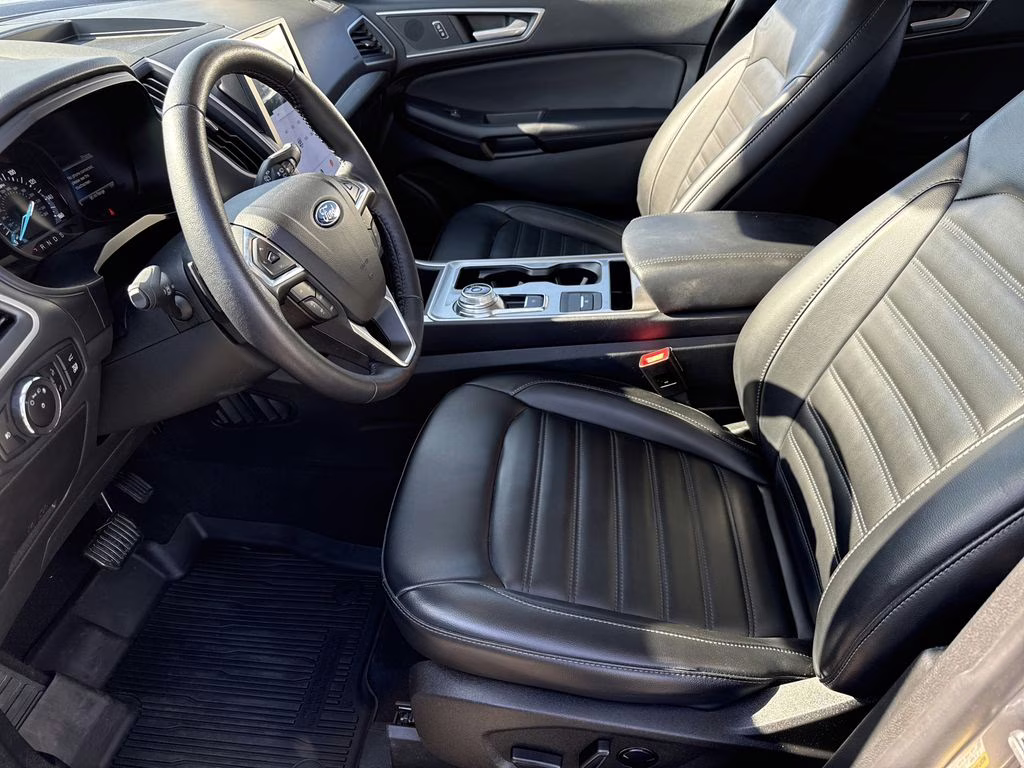 2023 Silver Metallic Ford Edge SEL AWD SUV