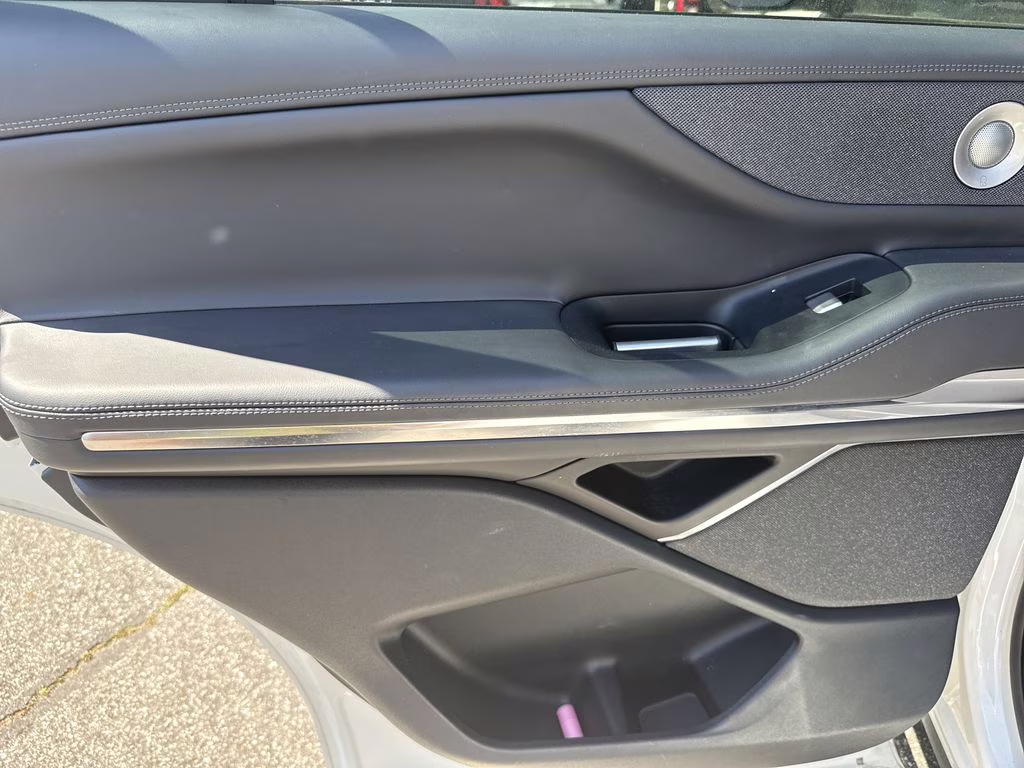 2025 Pristine White Metallic Tri-Coat Lincoln Navigator Reserve 4X4 SUV