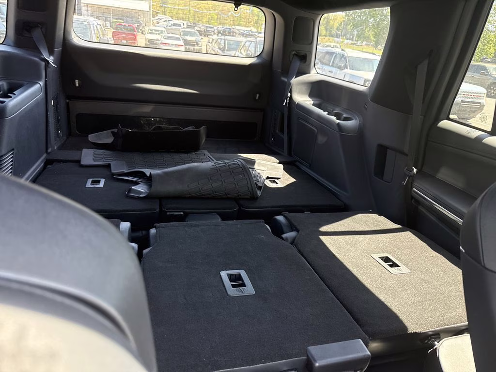 2025 Pristine White Metallic Tri-Coat Lincoln Navigator Reserve 4X4 SUV