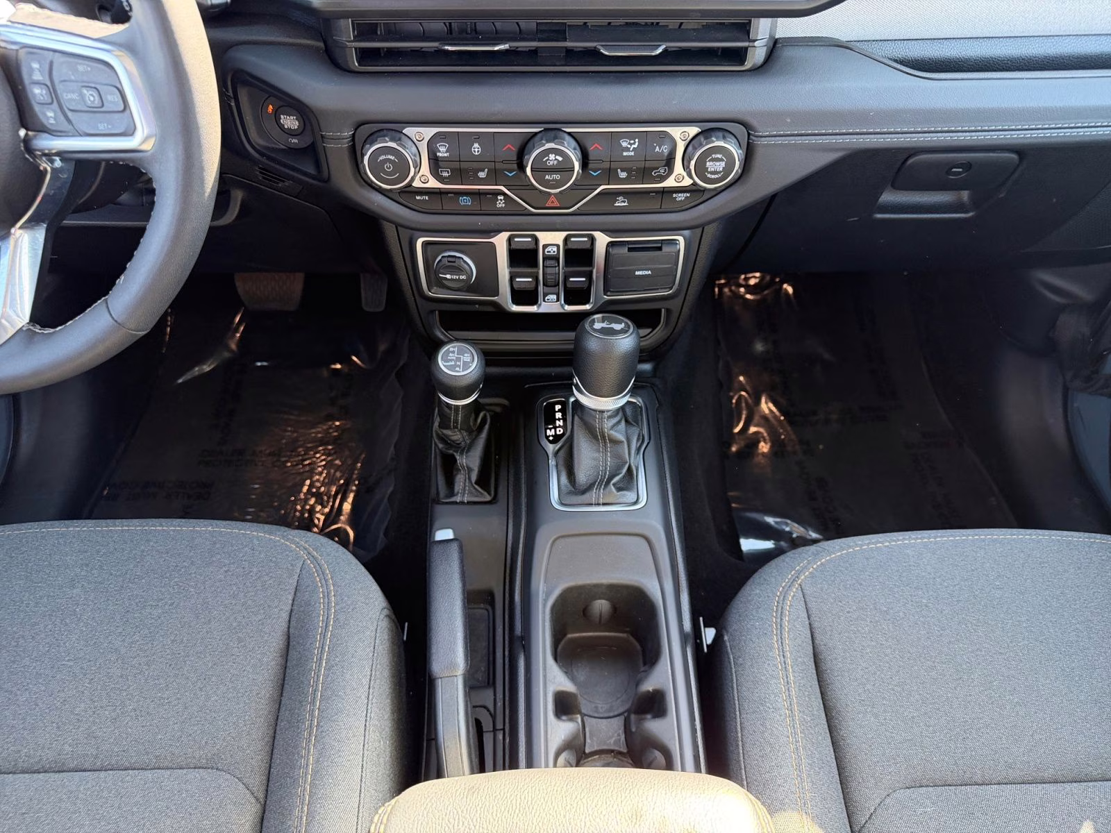 2025 Anvil Clear Coat Jeep Wrangler Sahara 4xe 4X4 SUV