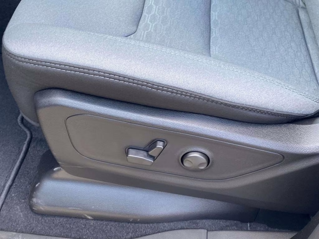 2026 Diamond Black Crystal Pearlcoat Ram 1500 Big Horn/Lone Star 4X4 Truck