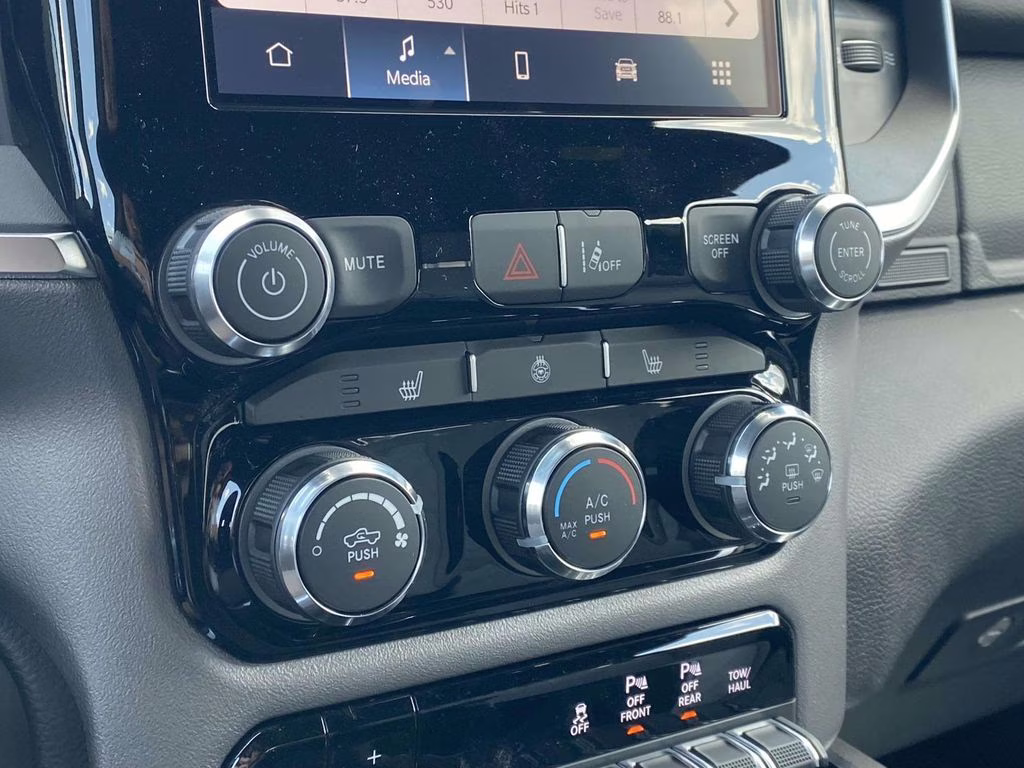 2026 Diamond Black Crystal Pearlcoat Ram 1500 Big Horn/Lone Star 4X4 Truck