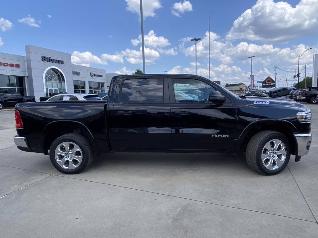 2026 Diamond Black Crystal Pearlcoat Ram 1500 Big Horn/Lone Star 4X4 Truck