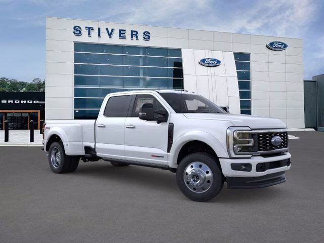 2026 White Metallic Ford Super Duty F-450 DRW Platinum 4X4 Truck
