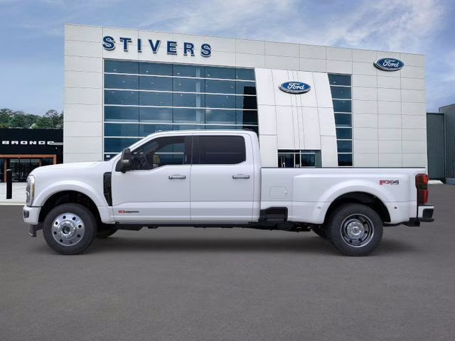2026 White Metallic Ford Super Duty F-450 DRW Platinum 4X4 Truck