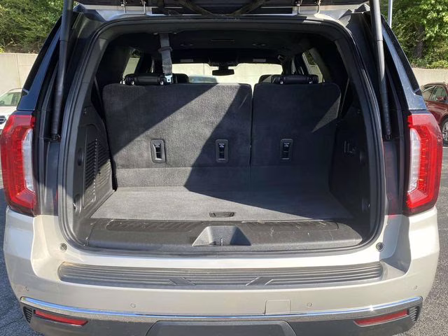 2021 Pearl Beige Metallic GMC Yukon SLT RWD SUV