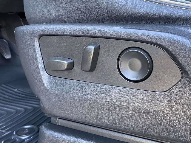 2021 Pearl Beige Metallic GMC Yukon SLT RWD SUV