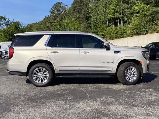 2021 Pearl Beige Metallic GMC Yukon SLT RWD SUV