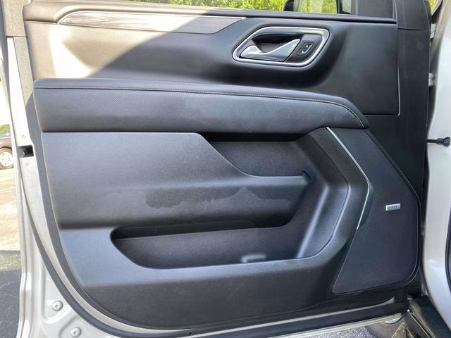 2021 Pearl Beige Metallic GMC Yukon SLT RWD SUV