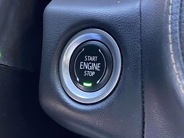 2021 Pearl Beige Metallic GMC Yukon SLT RWD SUV