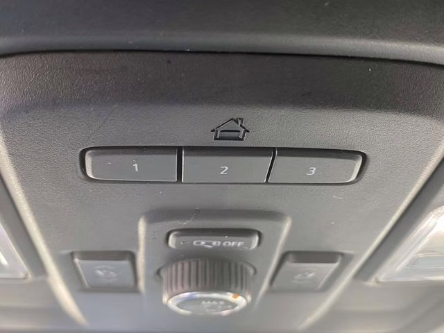 2021 Pearl Beige Metallic GMC Yukon SLT RWD SUV