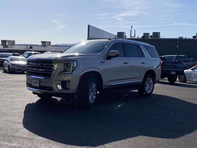 2021 Pearl Beige Metallic GMC Yukon SLT RWD SUV