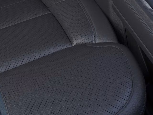 2026 White Metallic Ford Super Duty F-450 DRW Platinum 4X4 Truck