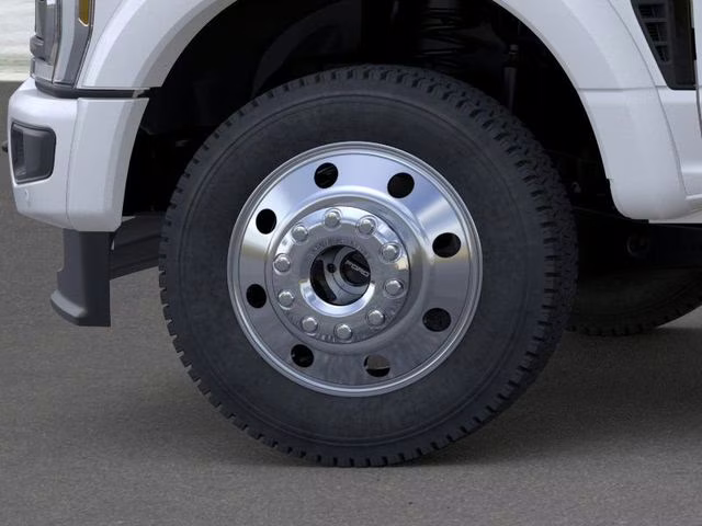 2026 White Metallic Ford Super Duty F-450 DRW Platinum 4X4 Truck