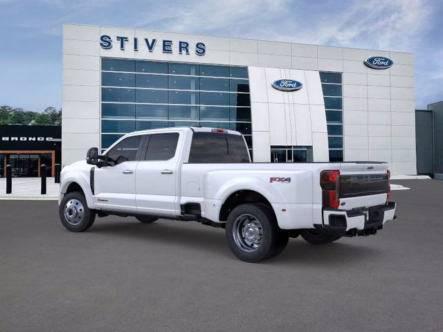 2026 White Metallic Ford Super Duty F-450 DRW Platinum 4X4 Truck