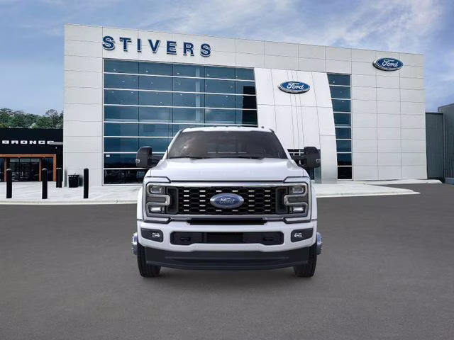 2026 White Metallic Ford Super Duty F-450 DRW Platinum 4X4 Truck