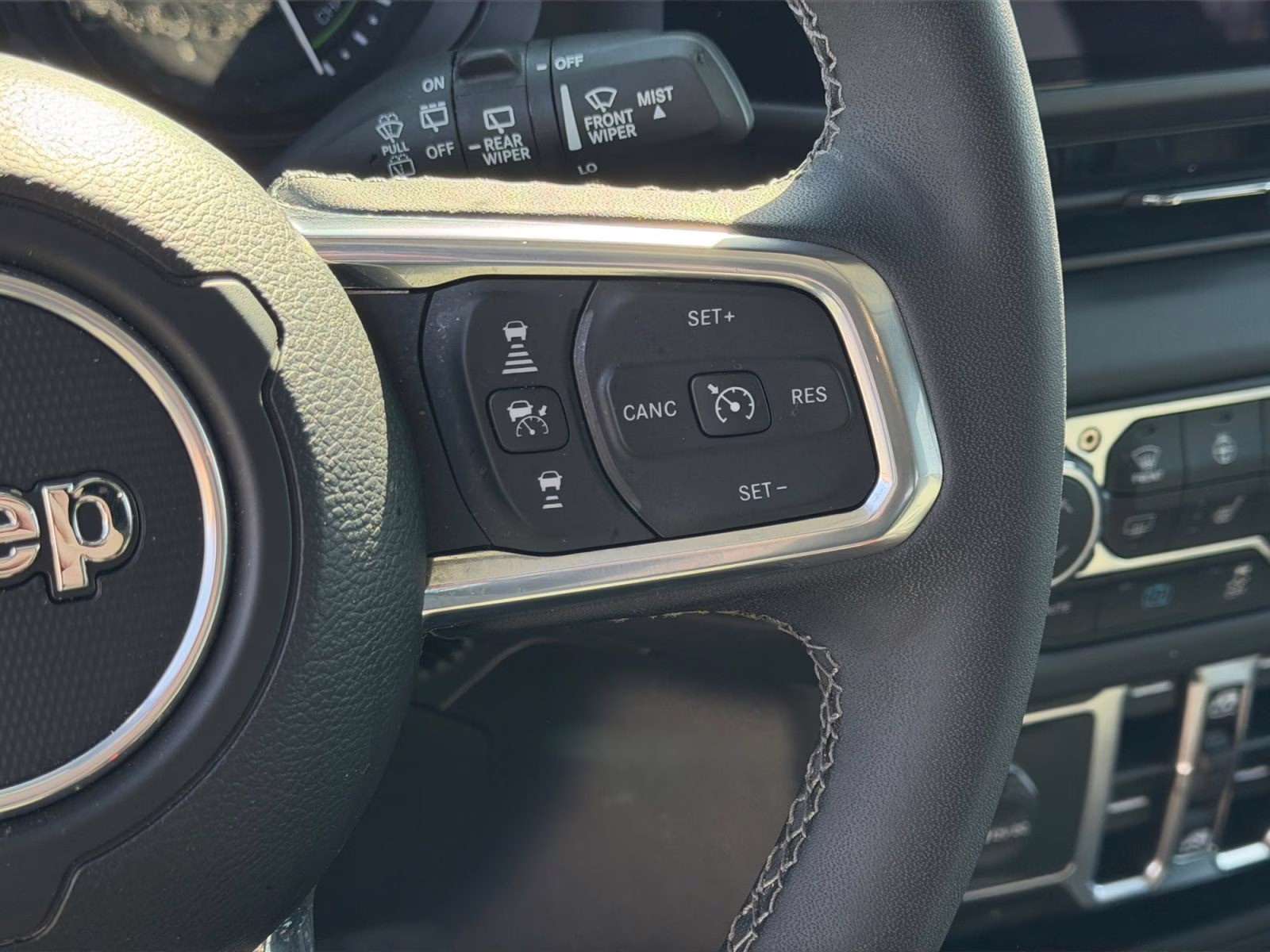 2025 Anvil Clear Coat Jeep Wrangler Sahara 4xe 4X4 SUV