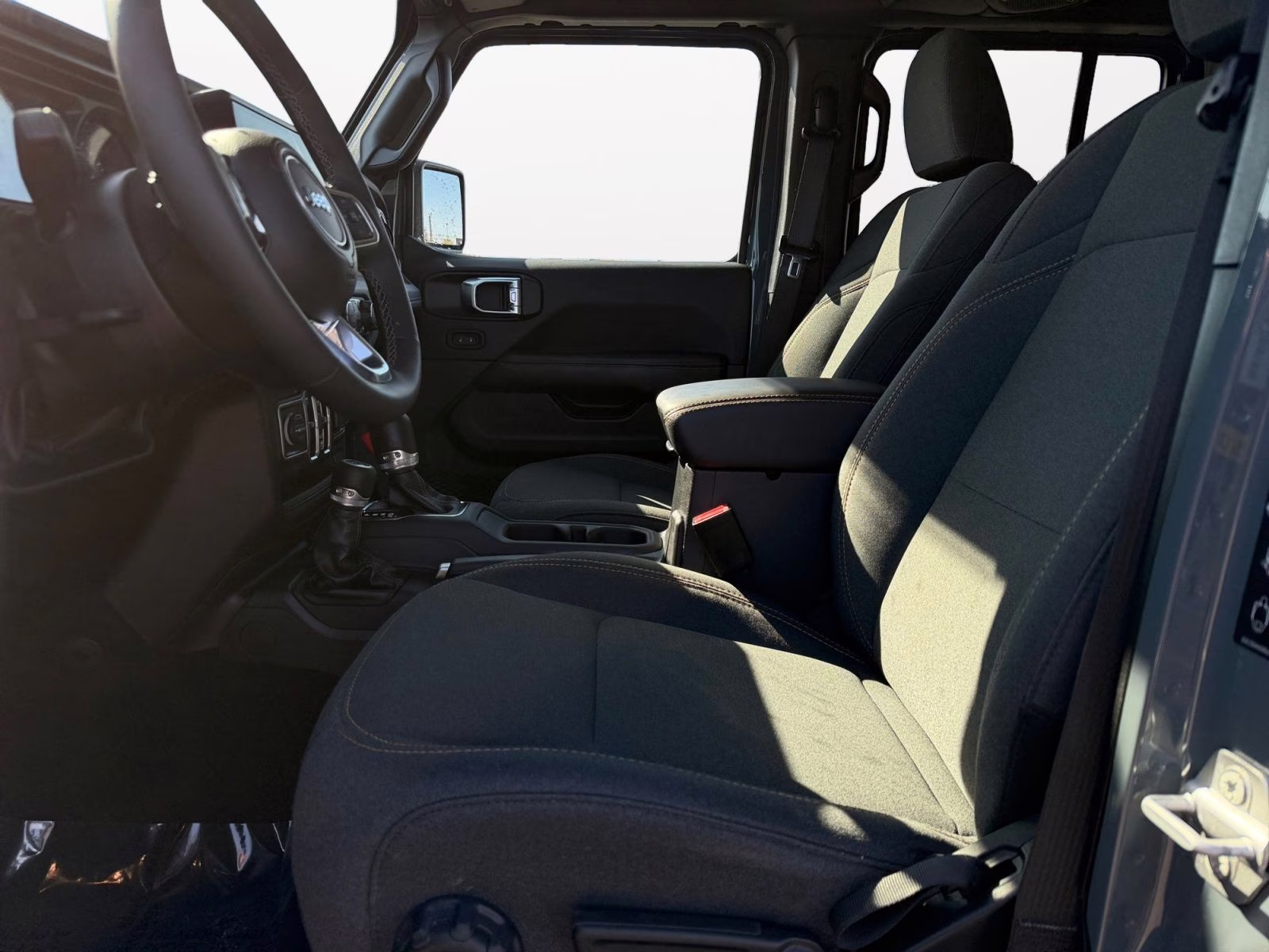 2025 Anvil Clear Coat Jeep Wrangler Sahara 4xe 4X4 SUV