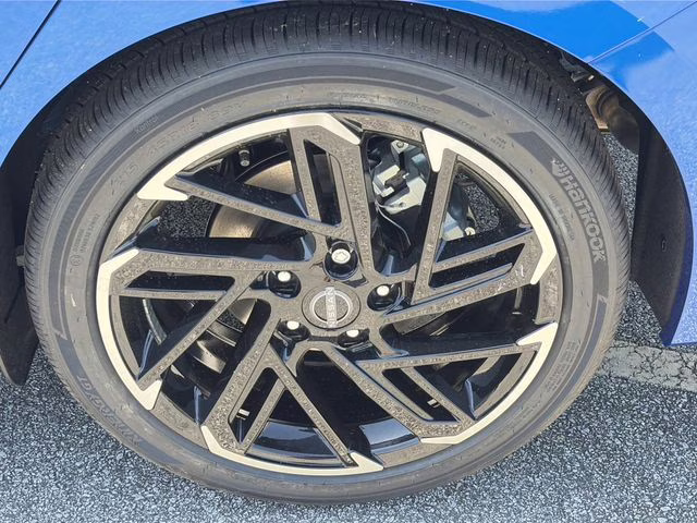 2026 Bluestone Pearl/Super Blk Nissan Sentra SR FWD Sedan