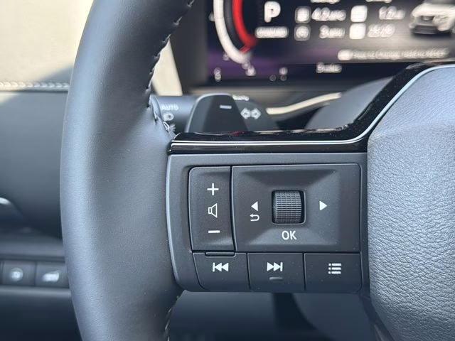 2026 Everest White Pearl Tricoat Nissan Pathfinder SL FWD SUV