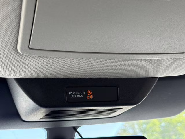 2026 Everest White Pearl Tricoat Nissan Pathfinder SL FWD SUV