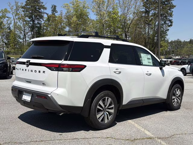 2026 Everest White Pearl Tricoat Nissan Pathfinder SL FWD SUV