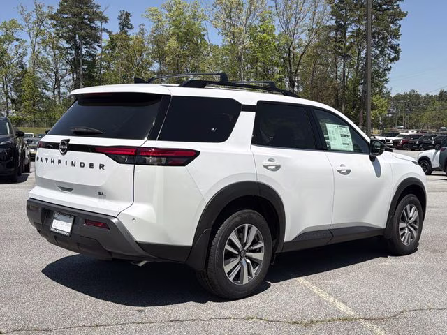 2026 Everest White Pearl Tricoat Nissan Pathfinder SL FWD SUV
