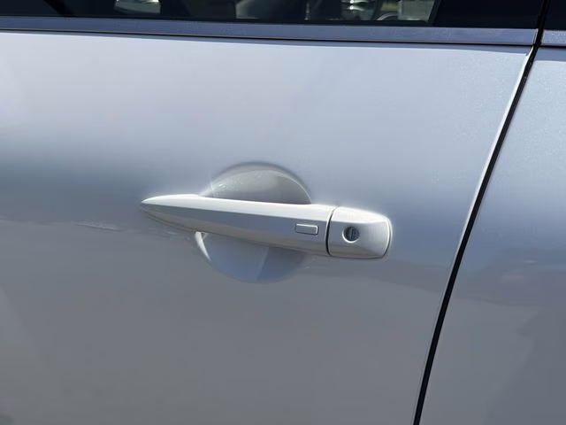 2026 Everest White Pearl Tricoat Nissan Pathfinder SL FWD SUV