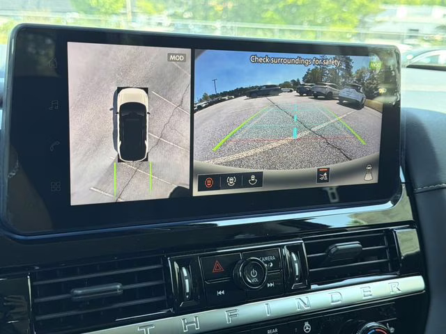 2026 Everest White Pearl Tricoat Nissan Pathfinder SL FWD SUV