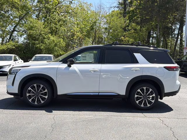 2026 Everest White Pearl/Black Nissan Pathfinder Platinum 4X4 SUV